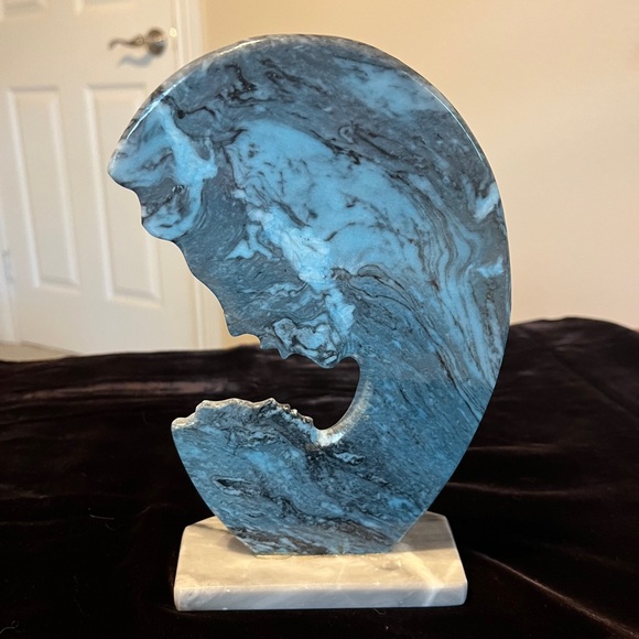 Madonna And Child Blue Stone Sculpture On Marble Stand - Picture 2 of 3